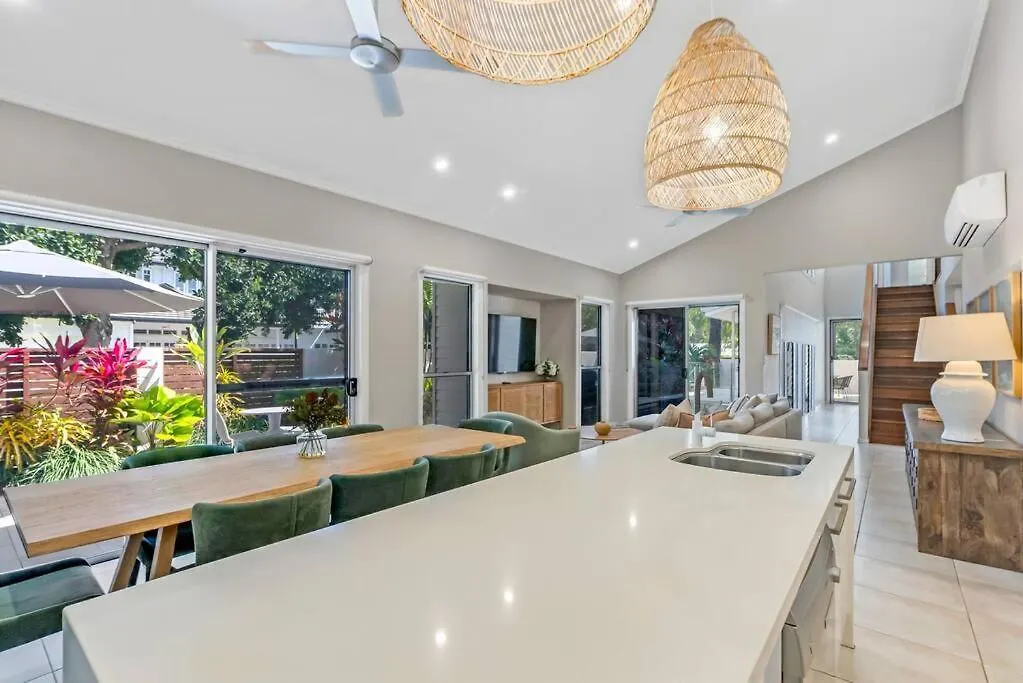 Cove House - Coastal Convenience By The Pool Villa Palm Cove Australia