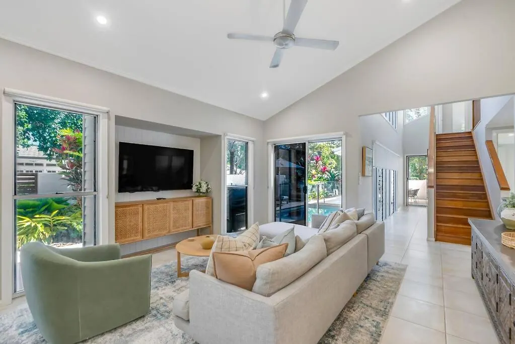 Cove House - Coastal Convenience By The Pool Villa Palm Cove
