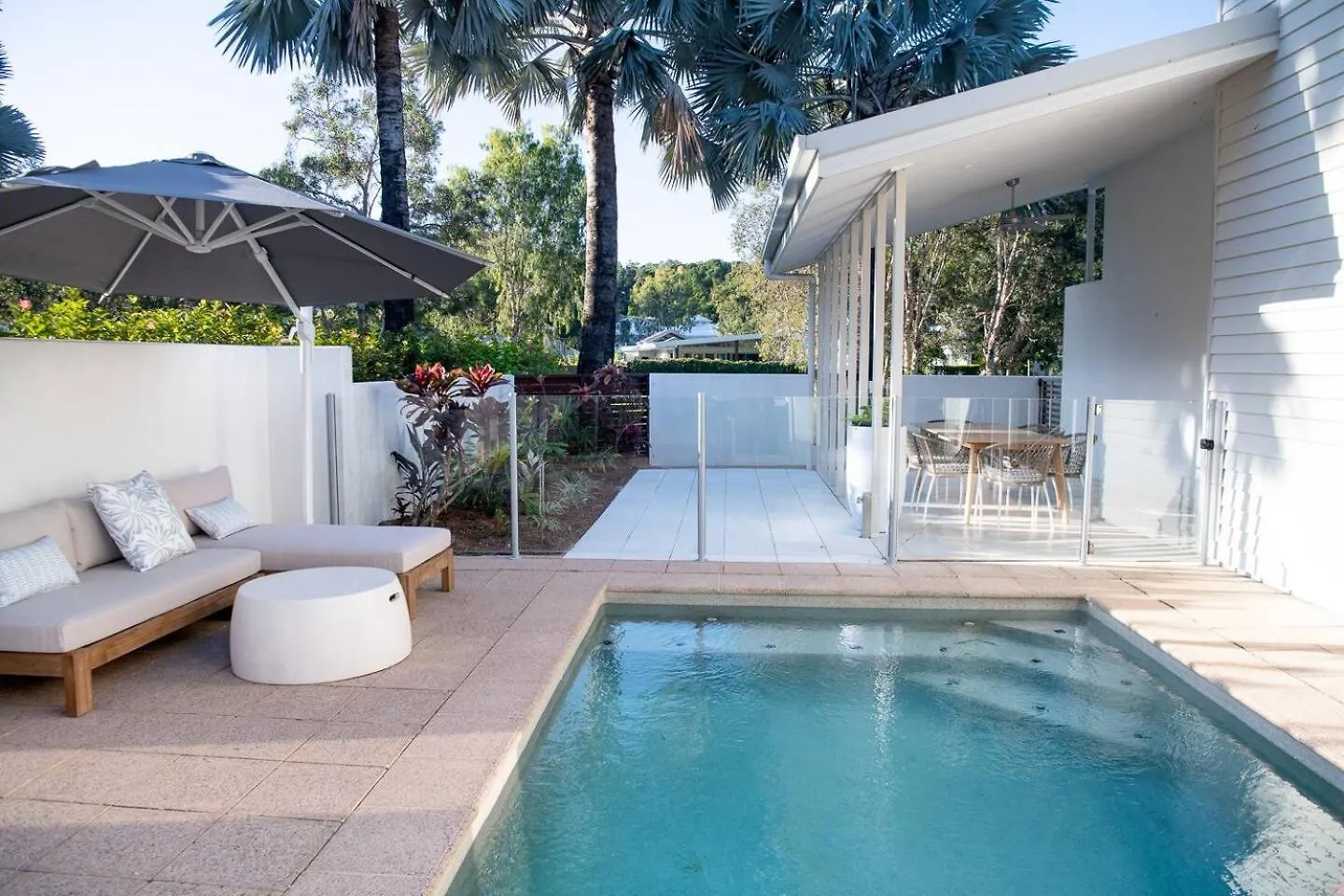 Cove House - Coastal Convenience By The Pool Villa Palm Cove