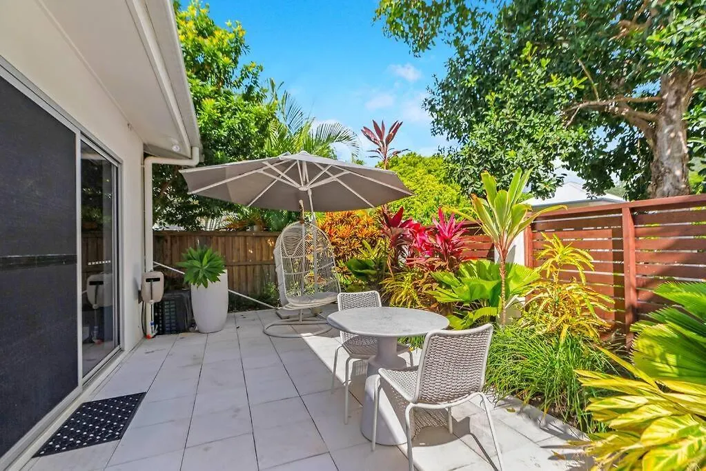 Cove House - Coastal Convenience By The Pool Villa Palm Cove