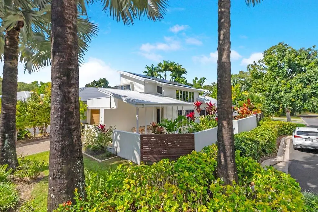 Cove House - Coastal Convenience By The Pool Villa Palm Cove