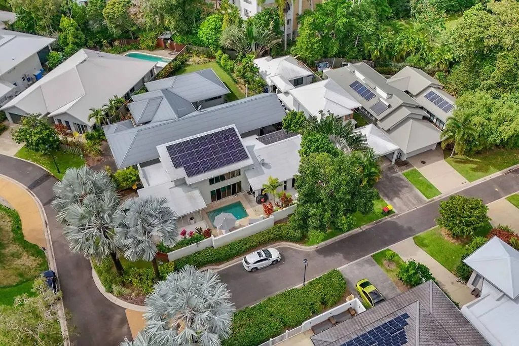 Cove House - Coastal Convenience By The Pool Villa Palm Cove
