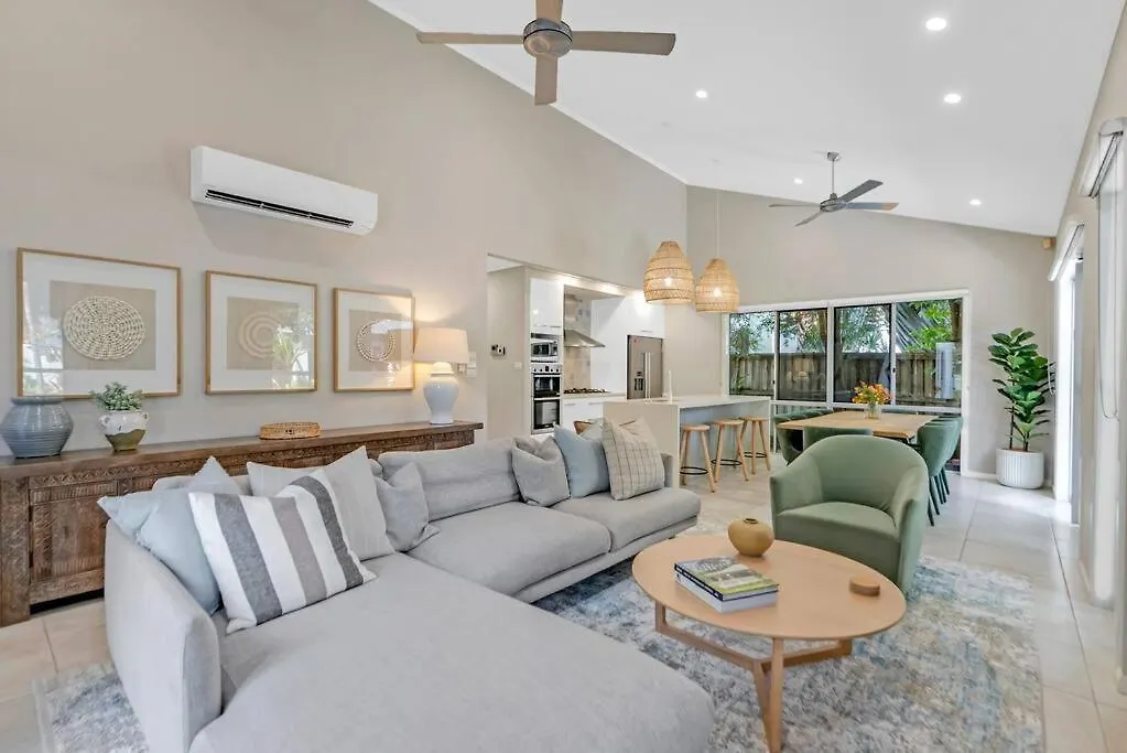 Cove House - Coastal Convenience By The Pool Villa Palm Cove