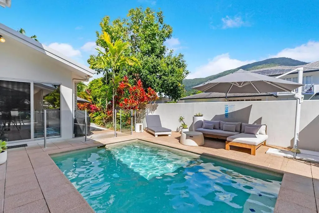 Cove House - Coastal Convenience By The Pool Villa Palm Cove